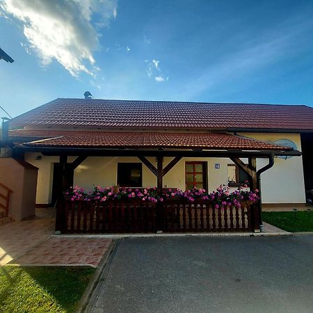 Guest House Gacka Rogic Otočac Екстериор снимка