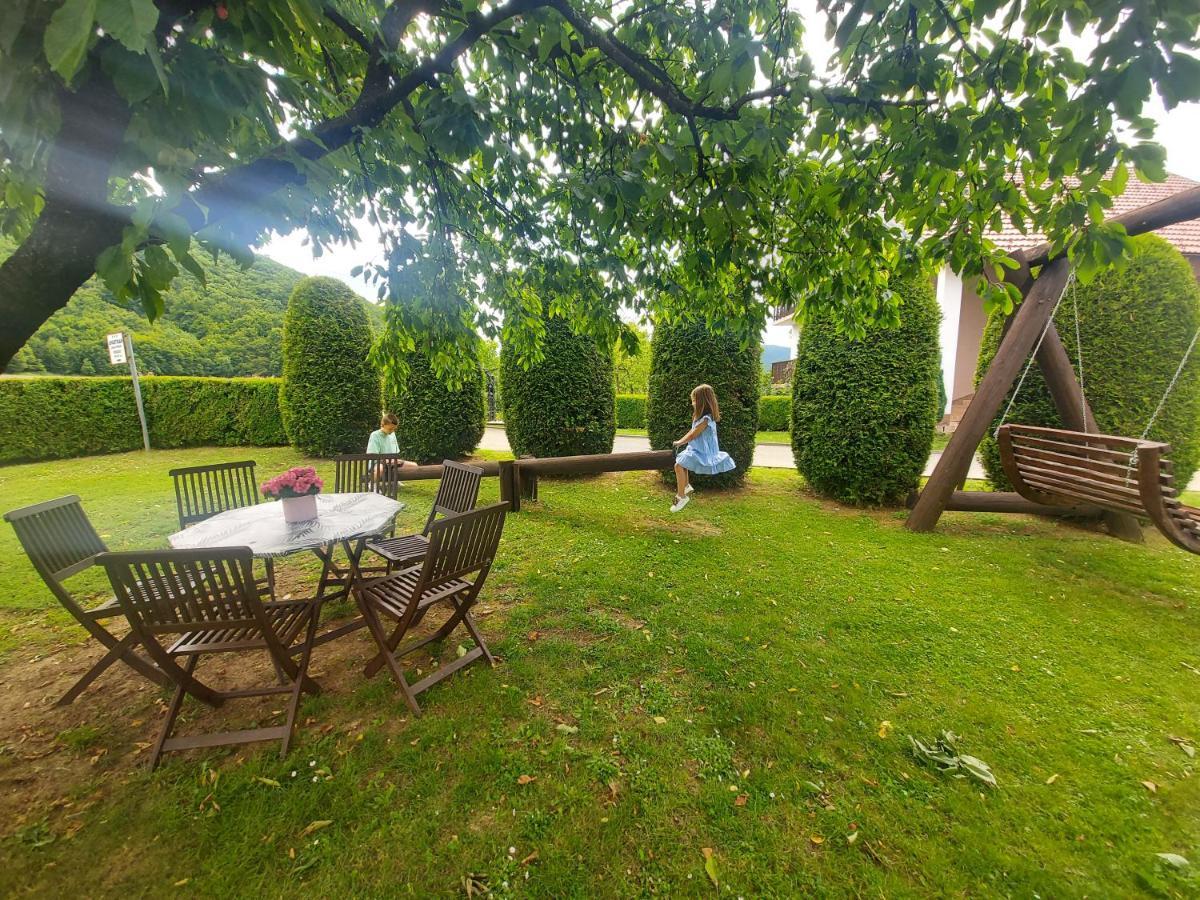 Guest House Gacka Rogic Otočac Екстериор снимка
